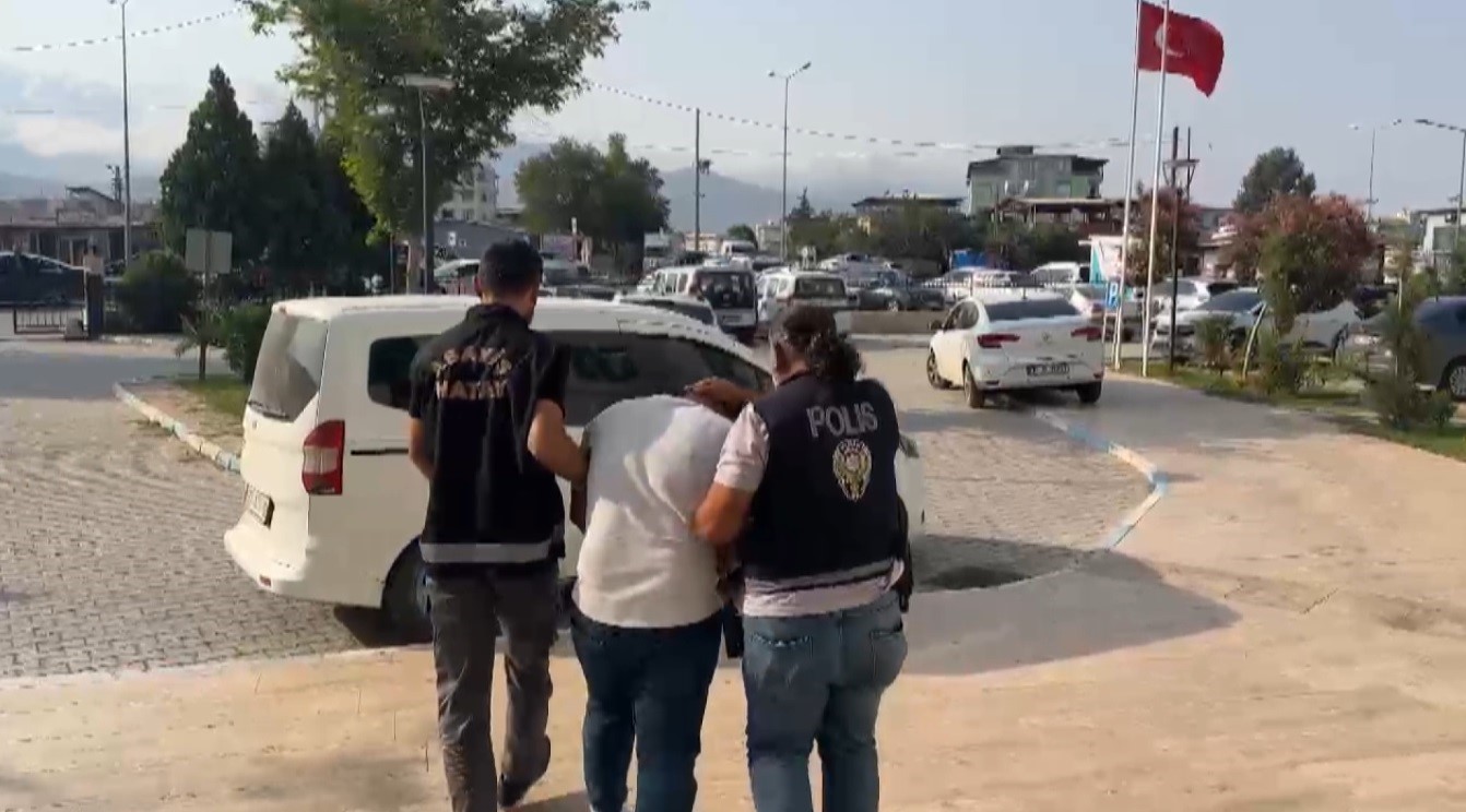 Motosikletli Saldırgan Iş Yerine Kurşun Yağdırıp Kaçtı O Anlar Kamerada (3)