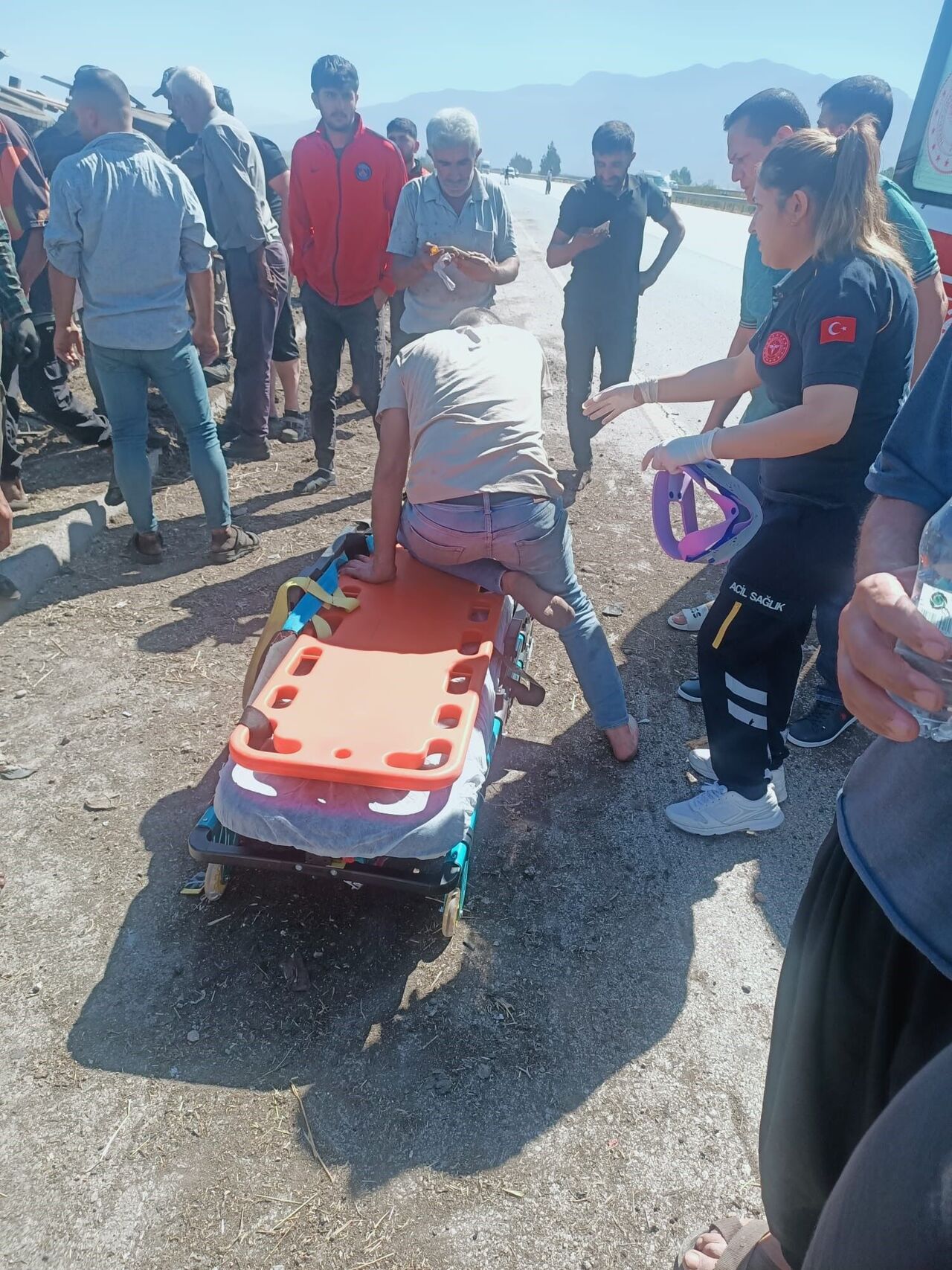 Osmaniye’de Devrilen Tırda 2 Kişi Yaralandı (3)