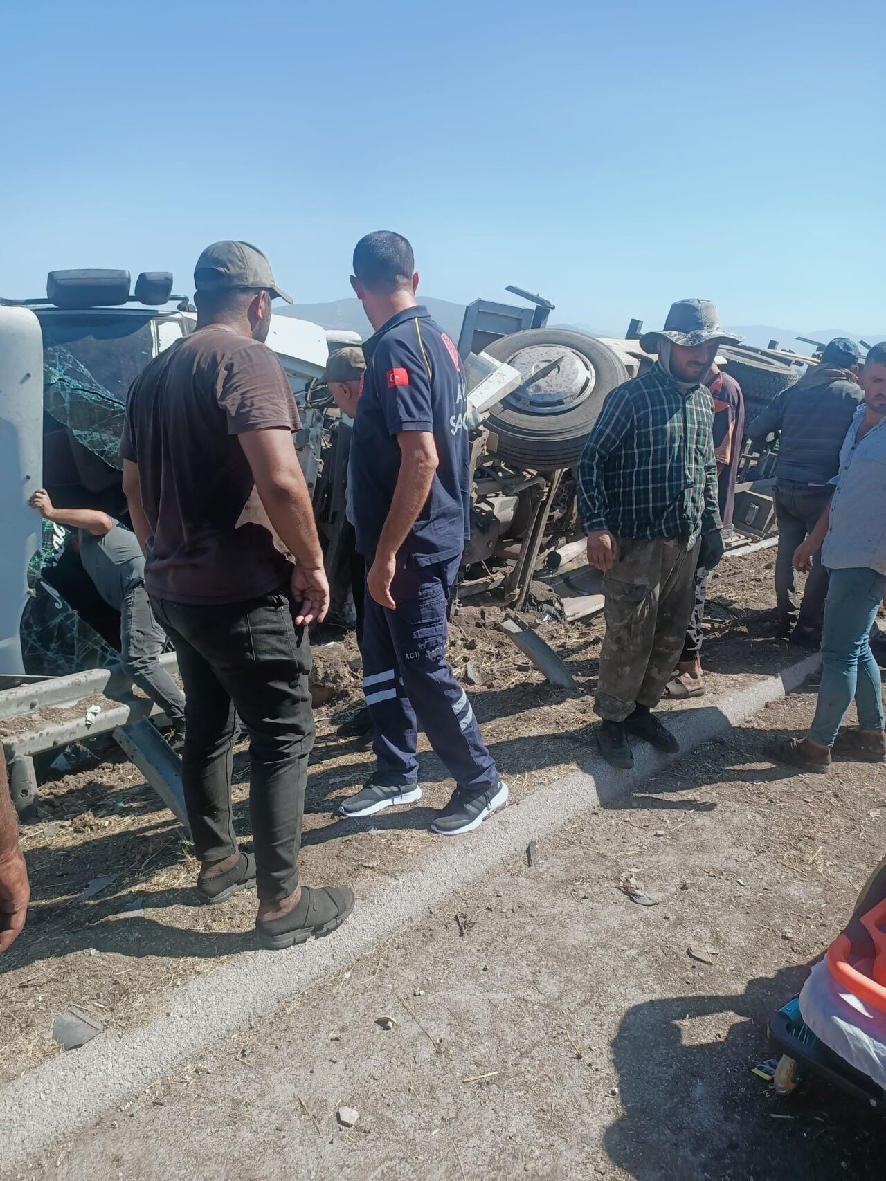 Osmaniye’de Devrilen Tırda 2 Kişi Yaralandı (4)