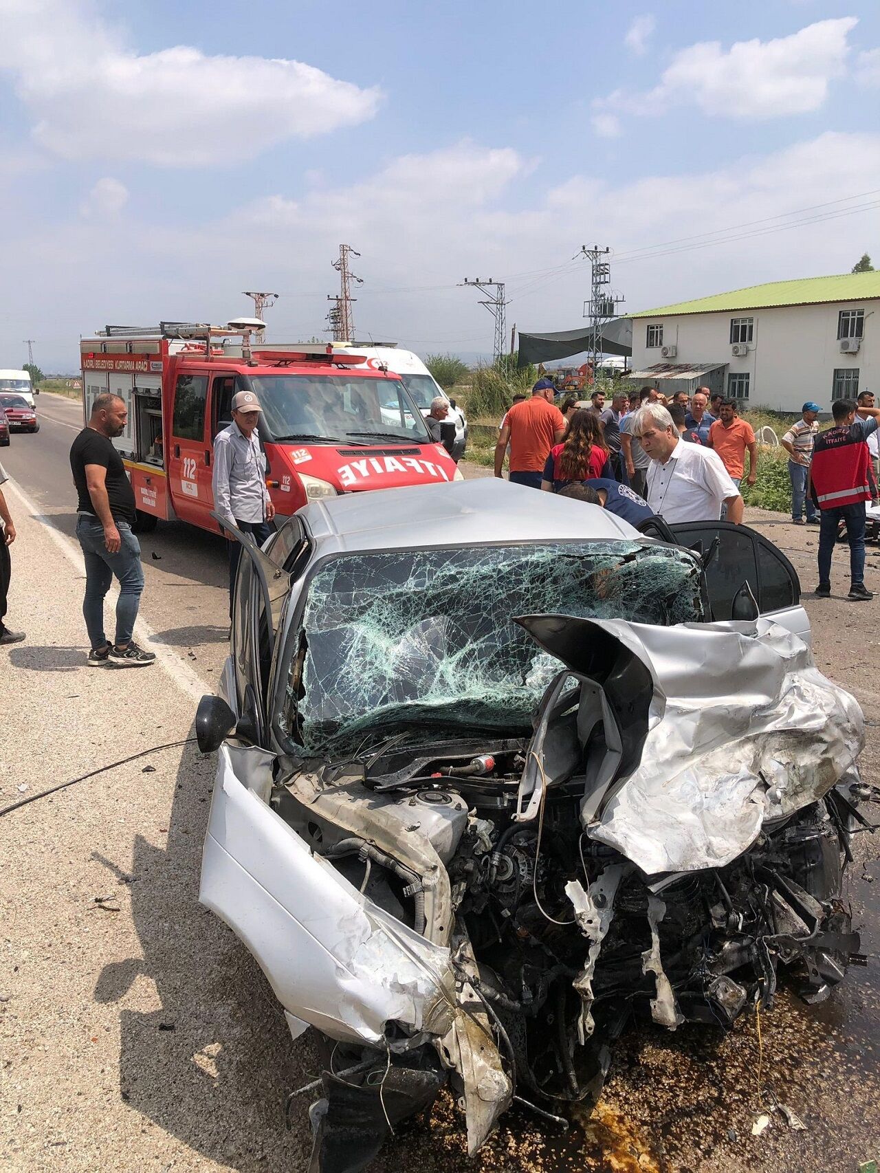 Osmaniye’de Otomobiller Kafa Kafaya Çarpıştı 1 Ölü, 1 Yaralı (1)