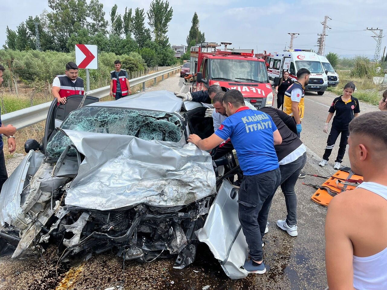 Osmaniye’de Otomobiller Kafa Kafaya Çarpıştı 1 Ölü, 1 Yaralı (4)