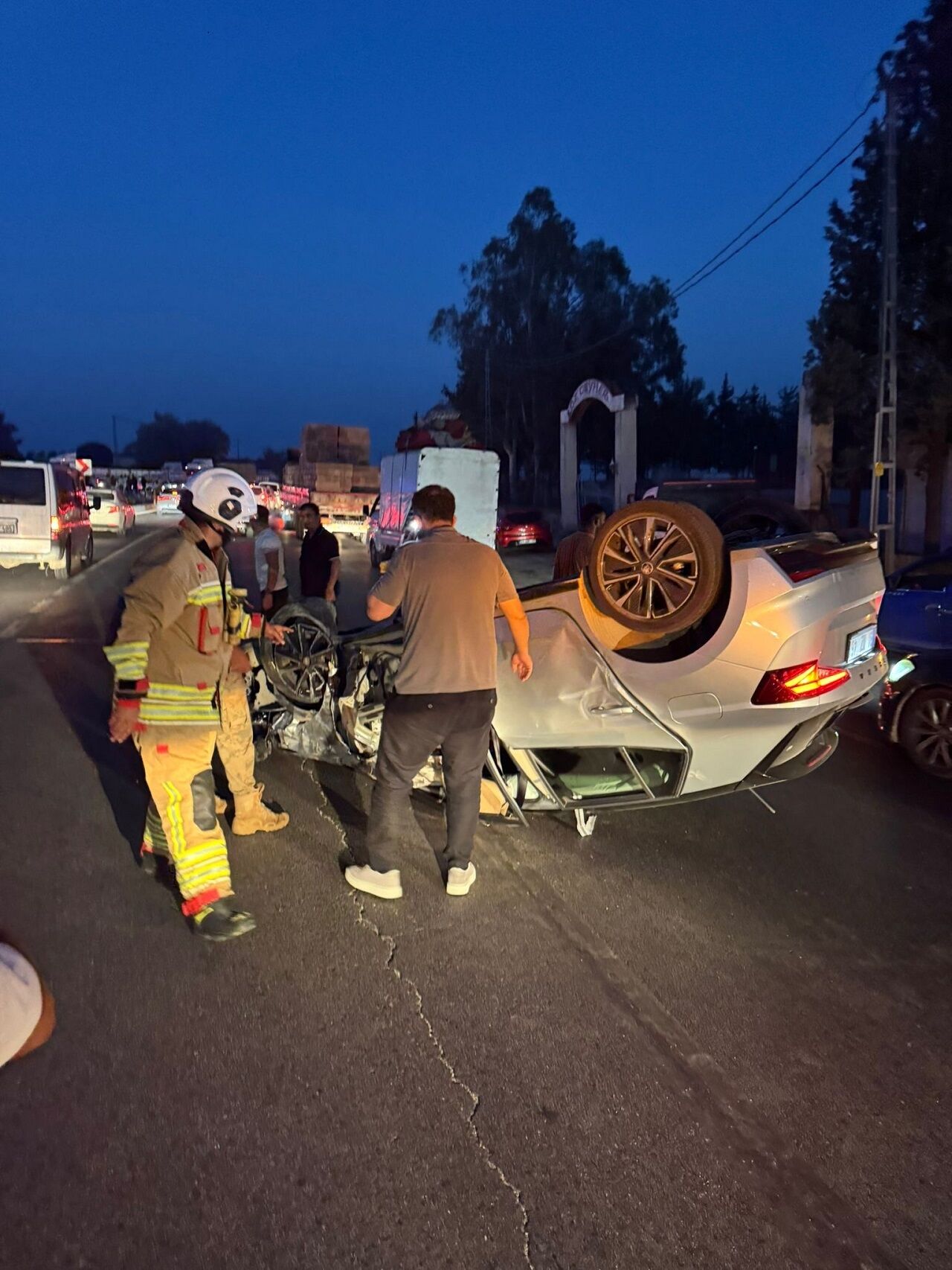 Otomobil, Sepetli Motosiklete Çarpıştı 6 Yaralı (1)