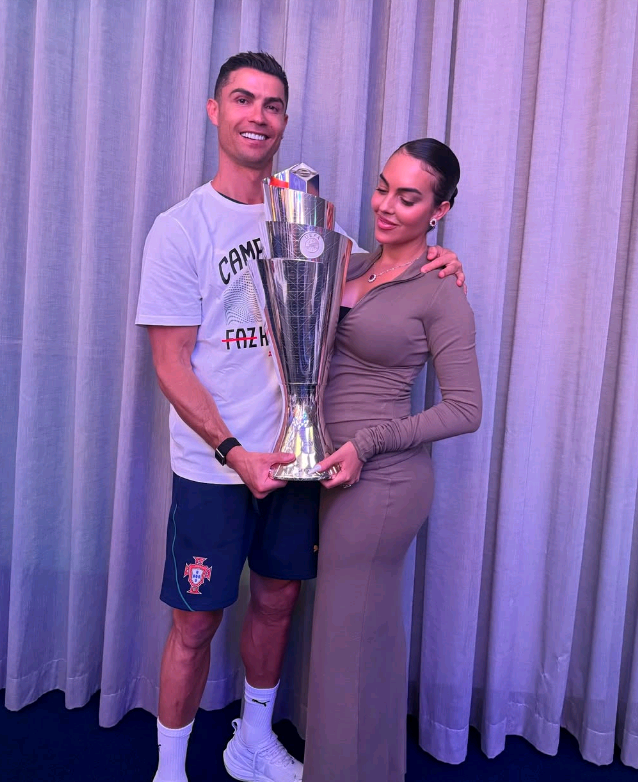 Ronaldo Ve Georgina Gizlice Evlendi Mi Yüzük Paylaşımı Olay Yarattı (2)
