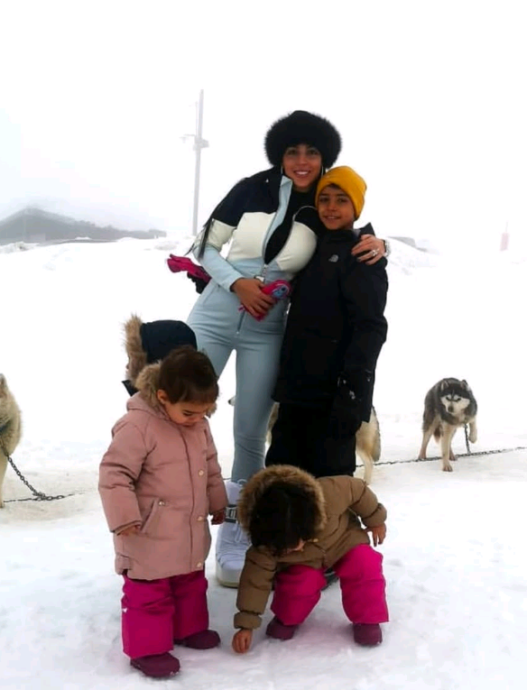 Ronaldo Ve Georgina Gizlice Evlendi Mi Yüzük Paylaşımı Olay Yarattı (7)