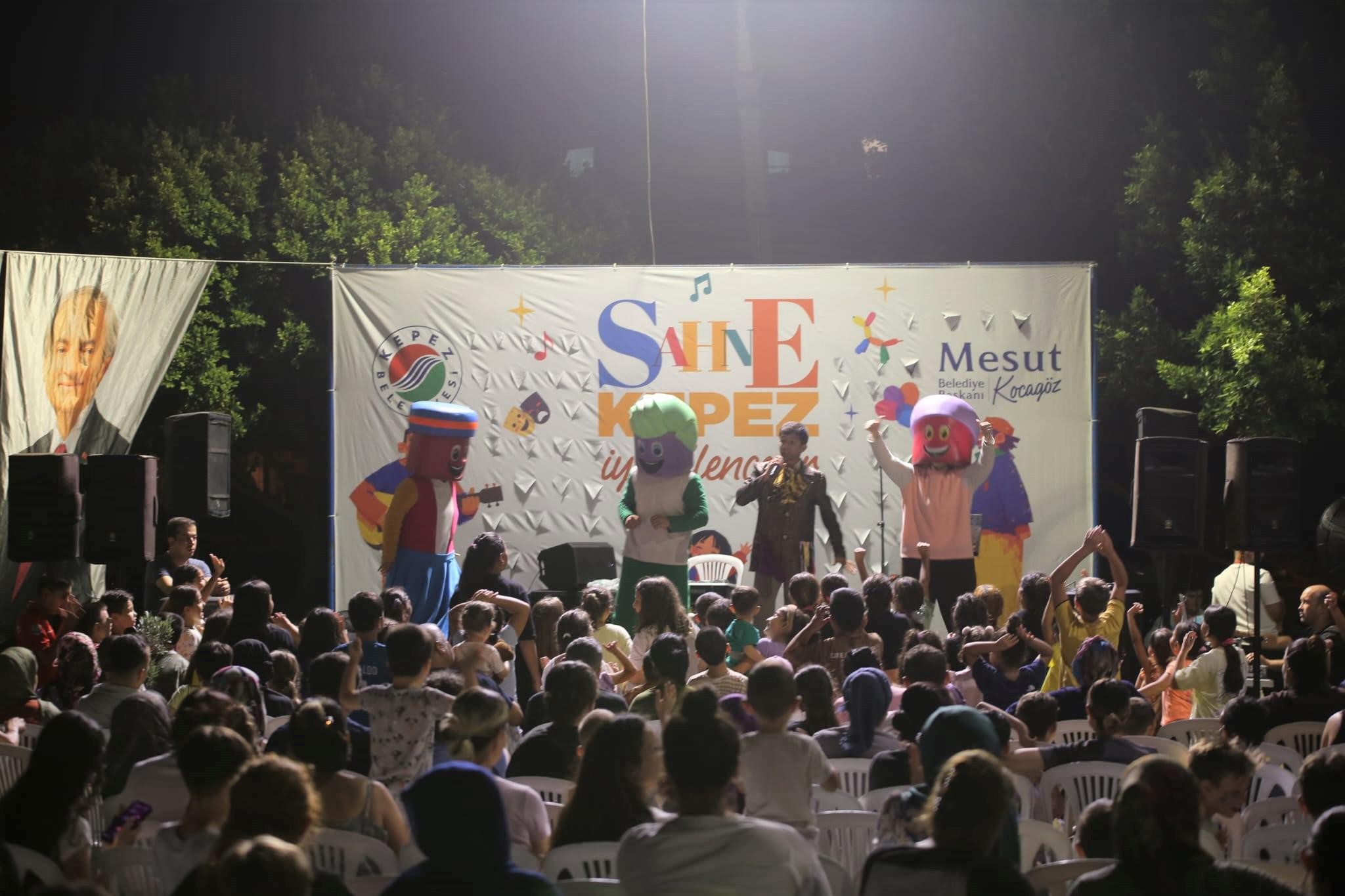 Sahne Kepez Ile Sanat Sokakta, Eğlence Mahallelerde (1)