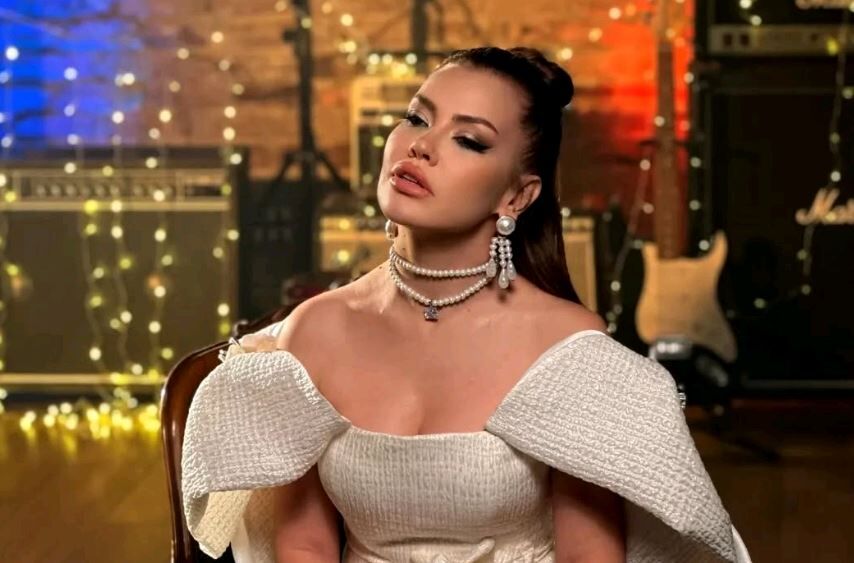 Şarkıcı Lara Kimdir Kaç Yaşında Evli Mi Sağlık Durumu Ve Kariyeri (4)