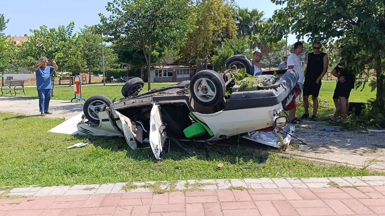 Takla Atıp Ters Dönen Fiat Tofaş Hurdaya Döndü 1 Yaralı (2)
