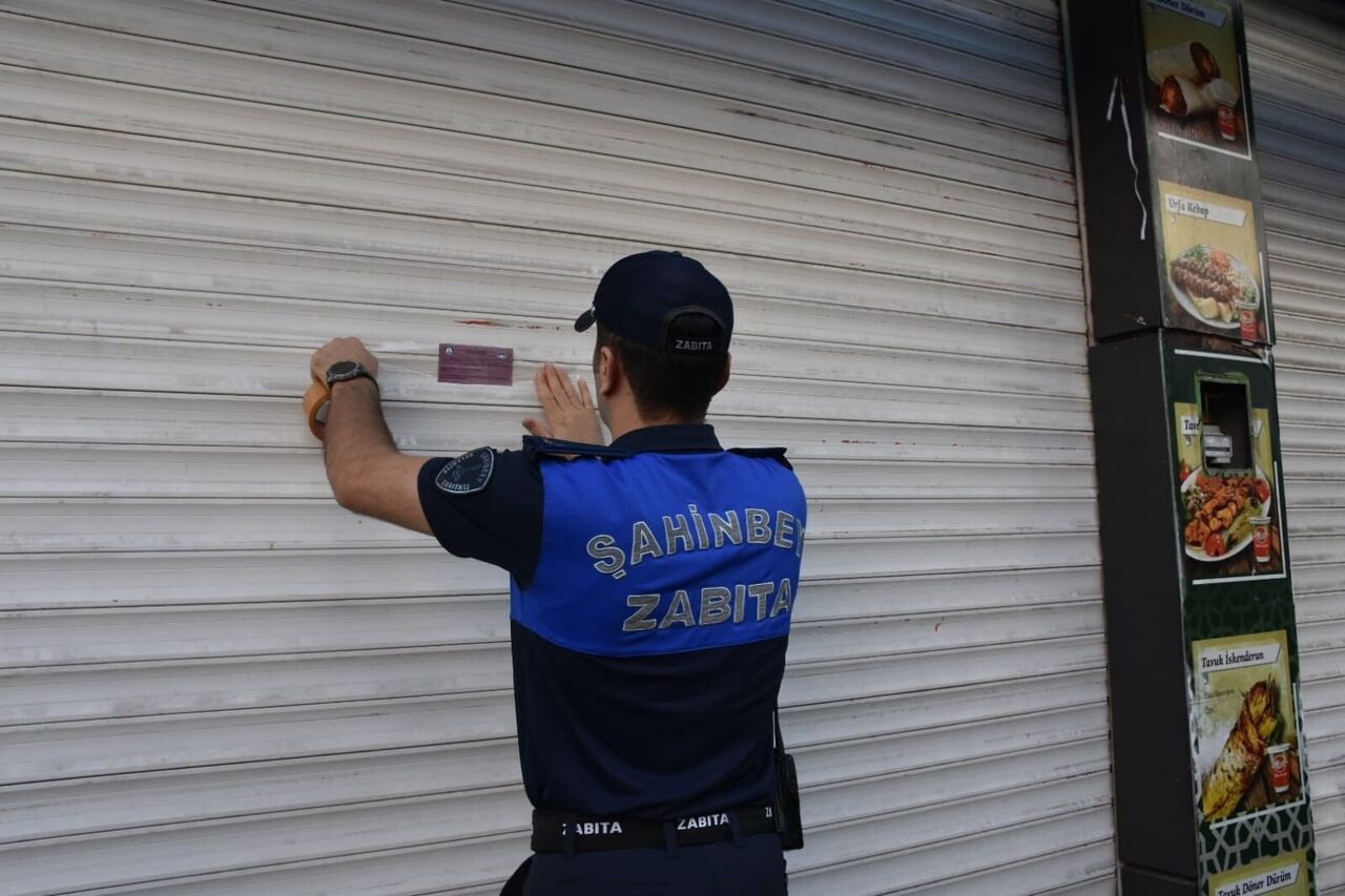 Zabıta Tarihi Geçmiş Ürünleri Tespit Etti, İşletme Kapatıldı (5)