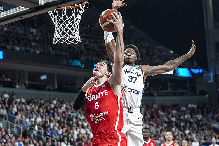 12 Dev Adam Tarihi Zaferle Finalde (7)