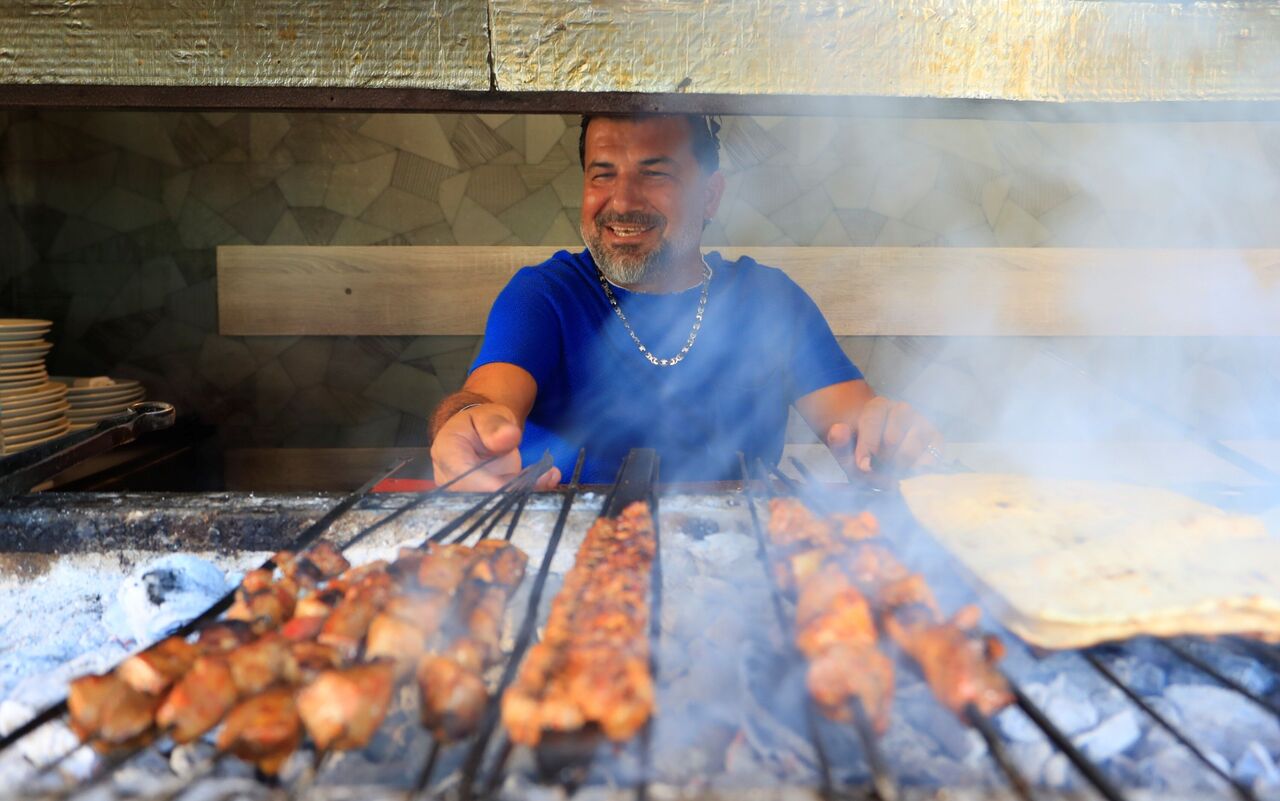 Antalya’da Denizin Ortasında Sup Üzerinde Mangal Keyfi (4)