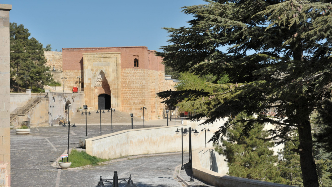 Ashab I Kehf Mağarası Nerede Ve Hikayesi Nedir (2)