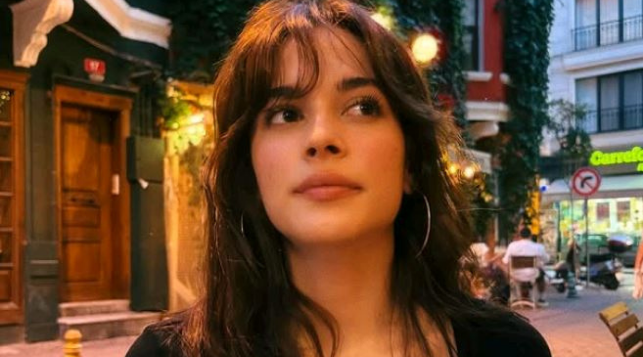 Çarpıntı Dizisinin Sezin’i Helin Elveren Kimdir, Kaç Yaşında (1)