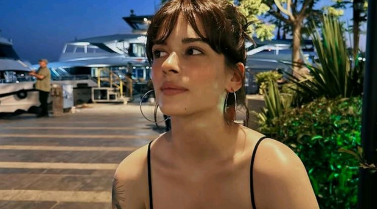 Çarpıntı Dizisinin Sezin’i Helin Elveren Kimdir, Kaç Yaşında (2)