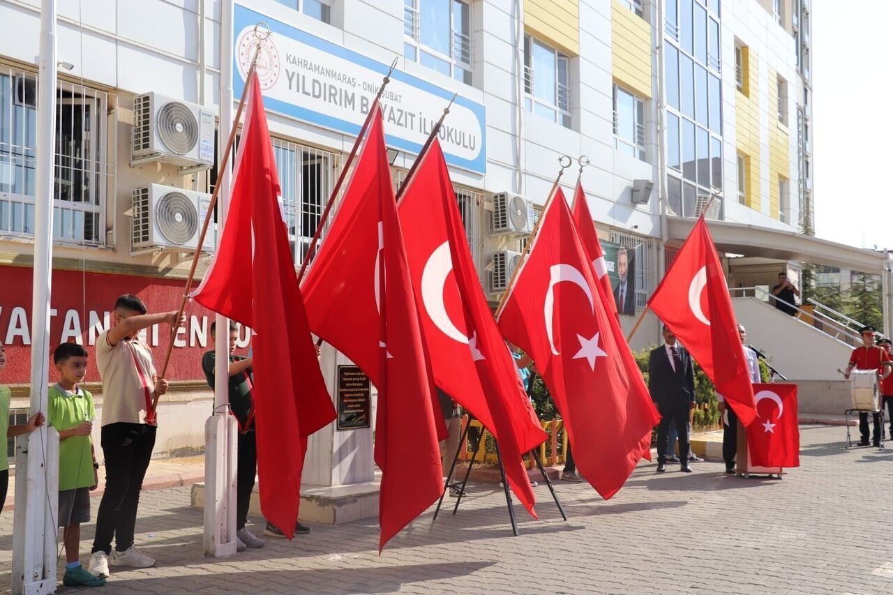 Kahramanmaraş’ta 21 Bin Öğrenci Ilk Kez Sınıfa Başladı (1)