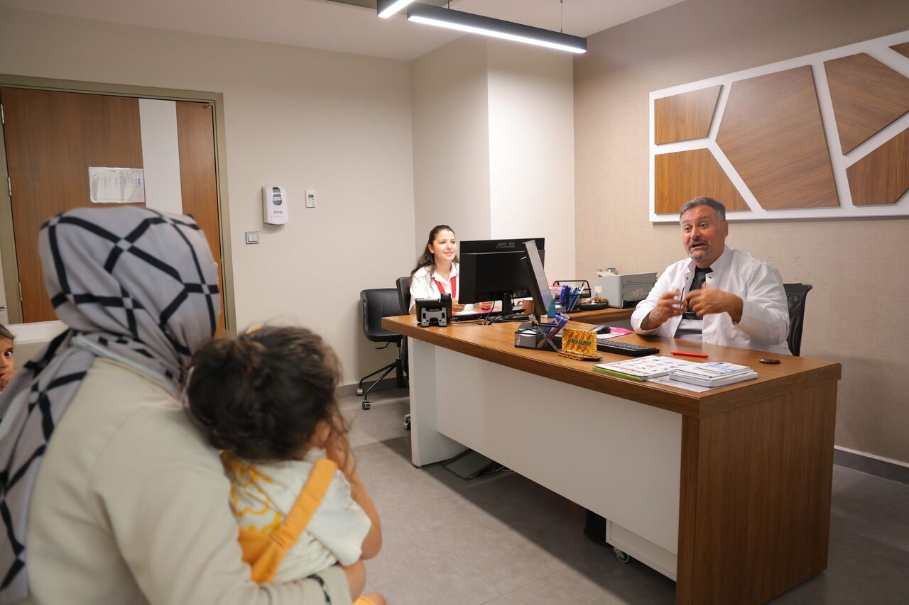 Kahramanmaraş’ta Beyin Felci Tedavisinde Umut 4 Yaşındaki Asel Yeniden Yürüyor (3)