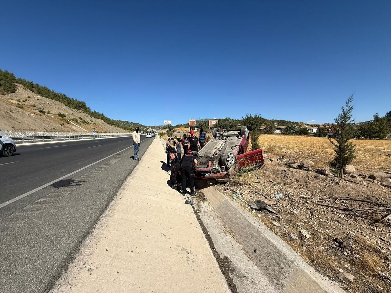 Kahramanmaraş’ta Otomobil Takla Attı 1 Yaralı (2)