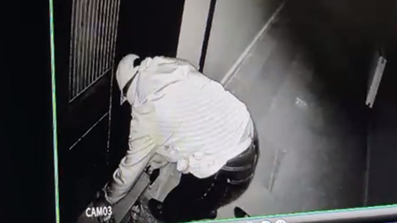 Kahramanmaraş’ta Toki̇ Dairesi Kundaklandı, Hasar Büyük (5)