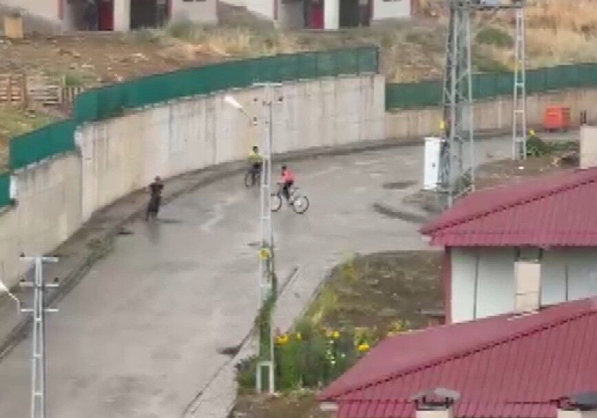 Kahramanmaraş’ta Yağmur Çocuklara Bayram Sevinci Yaşattı (2)