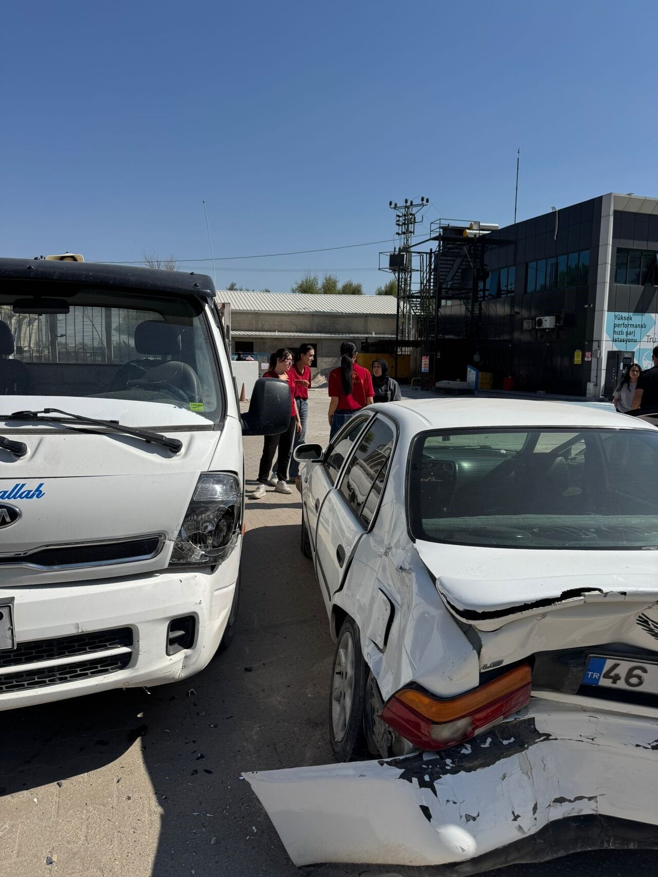 Kahramanmaraş’ta Zincirleme Kaza 3 Araç Birbirine Girdi (2)
