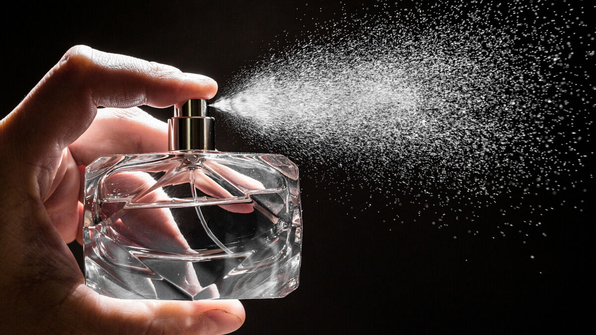 Parfümünüzü Gün Boyu Hissettirmek Istiyorsanız Bu Noktalara Sıkın! (1)-1