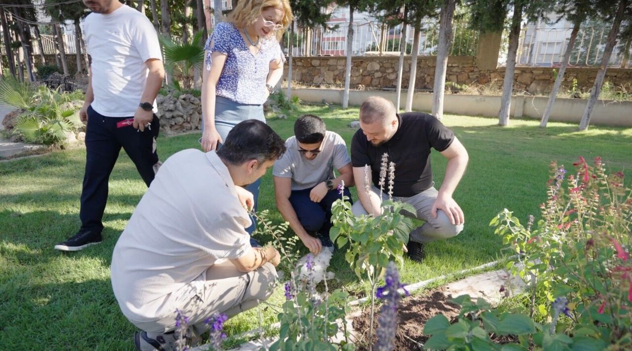 Parka Gökten Buz Kütlesi Düştü (3)