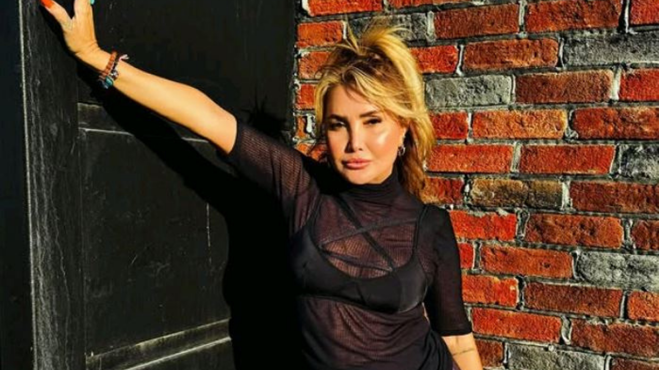 Yonca Evcimik Kimdir Albümleri, Sahne Kariyeri Ve Özel Hayatı (4)