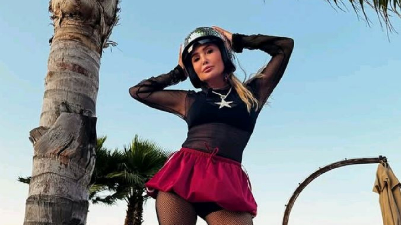 Yonca Evcimik Kimdir Albümleri, Sahne Kariyeri Ve Özel Hayatı (5)