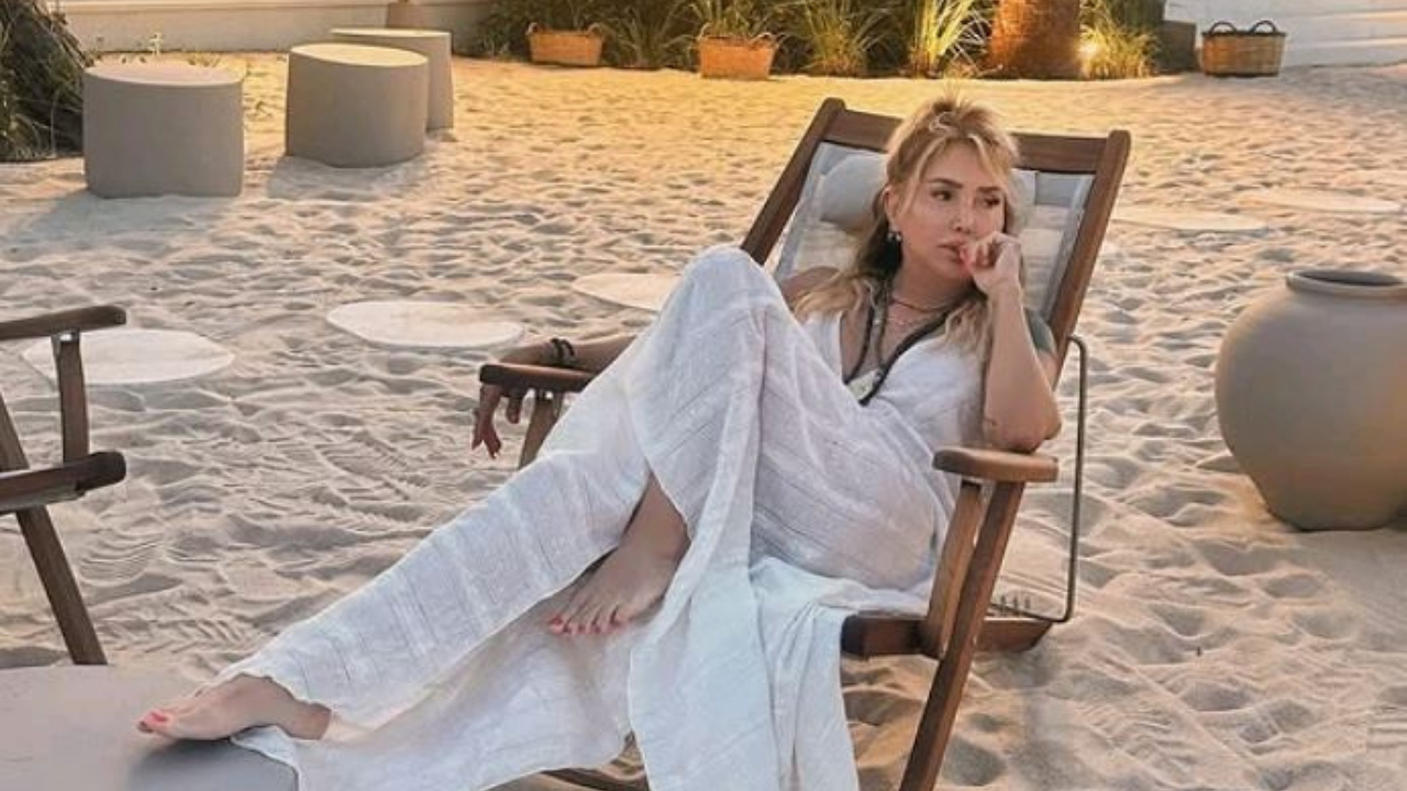 Yonca Evcimik Kimdir Albümleri, Sahne Kariyeri Ve Özel Hayatı (6)