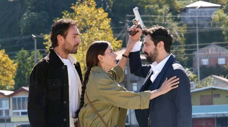 Taşacak Bu Deniz’de şok gelişme: Esme, Eleni’nin kızı olduğunu öğreniyor mu? Dizide kim ölüyor?