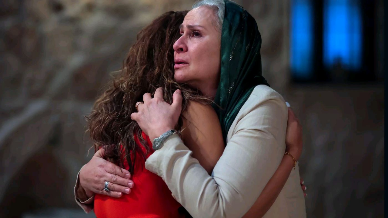 Uzak Şehir Dizisinden Hangi Oyuncu Ayrıldı? Sosyal Medya Ayağa Kalktı!