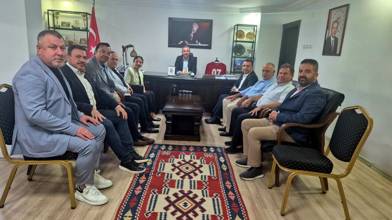 Akdeniz Gazeteciler Federasyonu Yönetimi Kemer’de Toplandı (3)