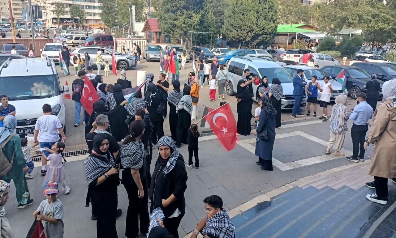 Kahramanmaraş’ta Gazze’ye Destek İçin Araç Konvoyu Düzenlendi