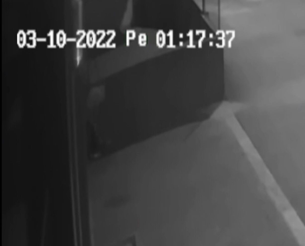 Hırsızı Dışkısı Yakalattı: Tuvaletini Yapıp İç Çamaşırını Bırakmış