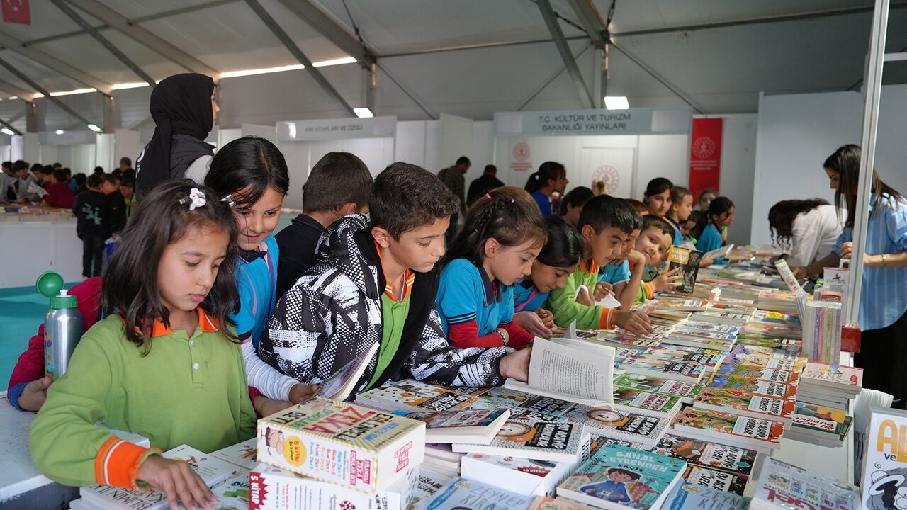 Kahramanmaraş’ta 10. Kitap Fuarı İlk Gün Rekor Kırdı (3)