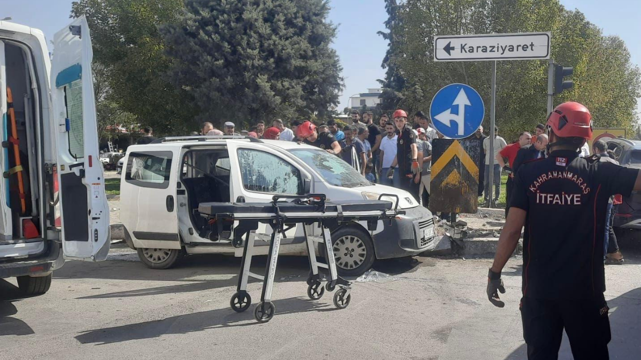 Kahramanmaraş’ta Cip Ile Hafif Ticari Araç Çarpıştı Yaralılar Var (1)