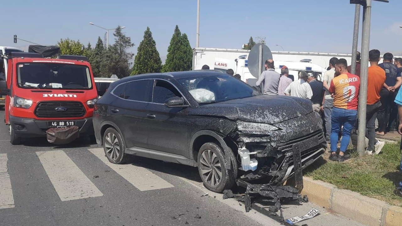 Kahramanmaraş’ta Cip Ile Hafif Ticari Araç Çarpıştı Yaralılar Var (2)