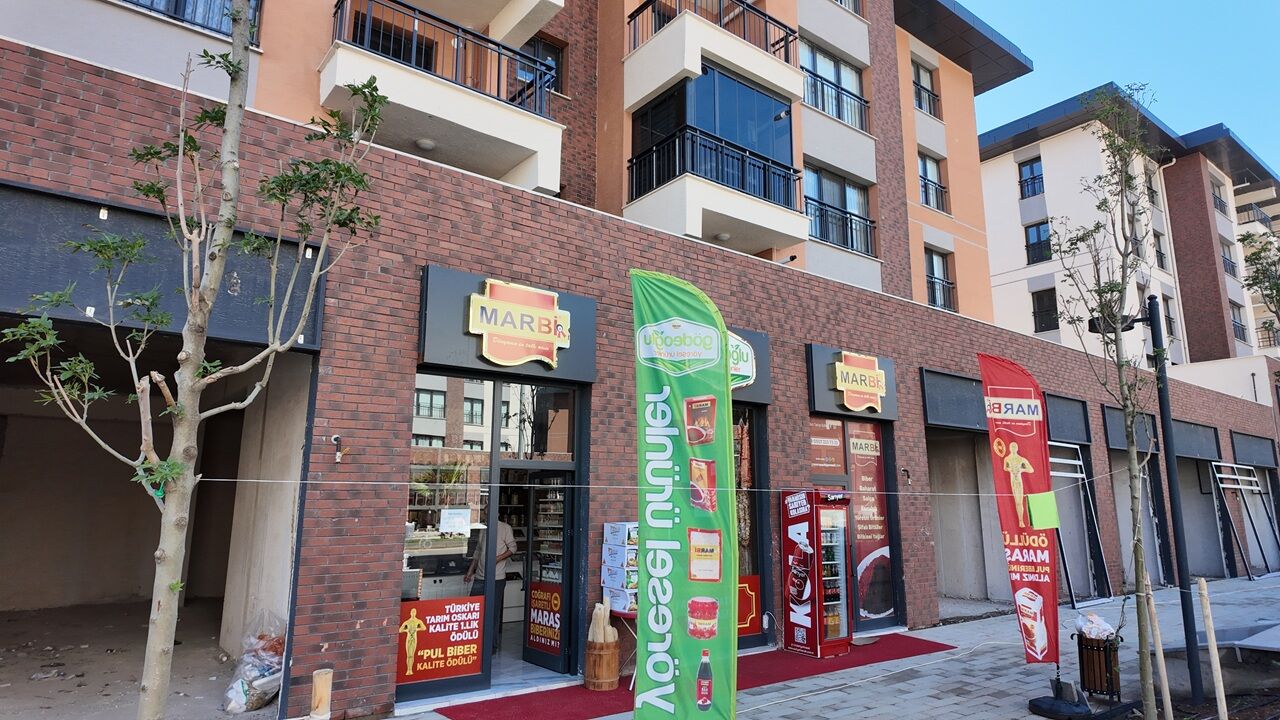 Kahramanmaraş’ta Depremzede Esnaf Yeni Dükkânına Taşındı (2)