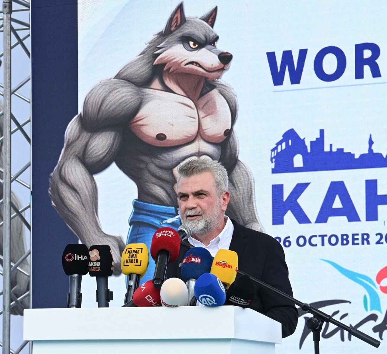 Kahramanmaraş’ta Dünya Karakucak Şöleni Pehlivanlar Er Meydanında (2)