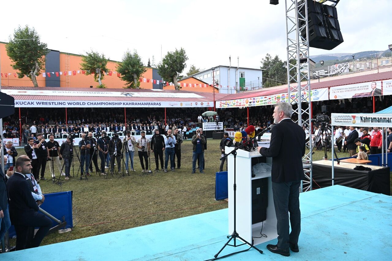 Kahramanmaraş’ta Dünya Karakucak Şöleni Pehlivanlar Er Meydanında (3)