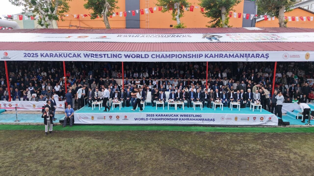 Kahramanmaraş’ta Dünya Karakucak Şöleni Pehlivanlar Er Meydanında (5)