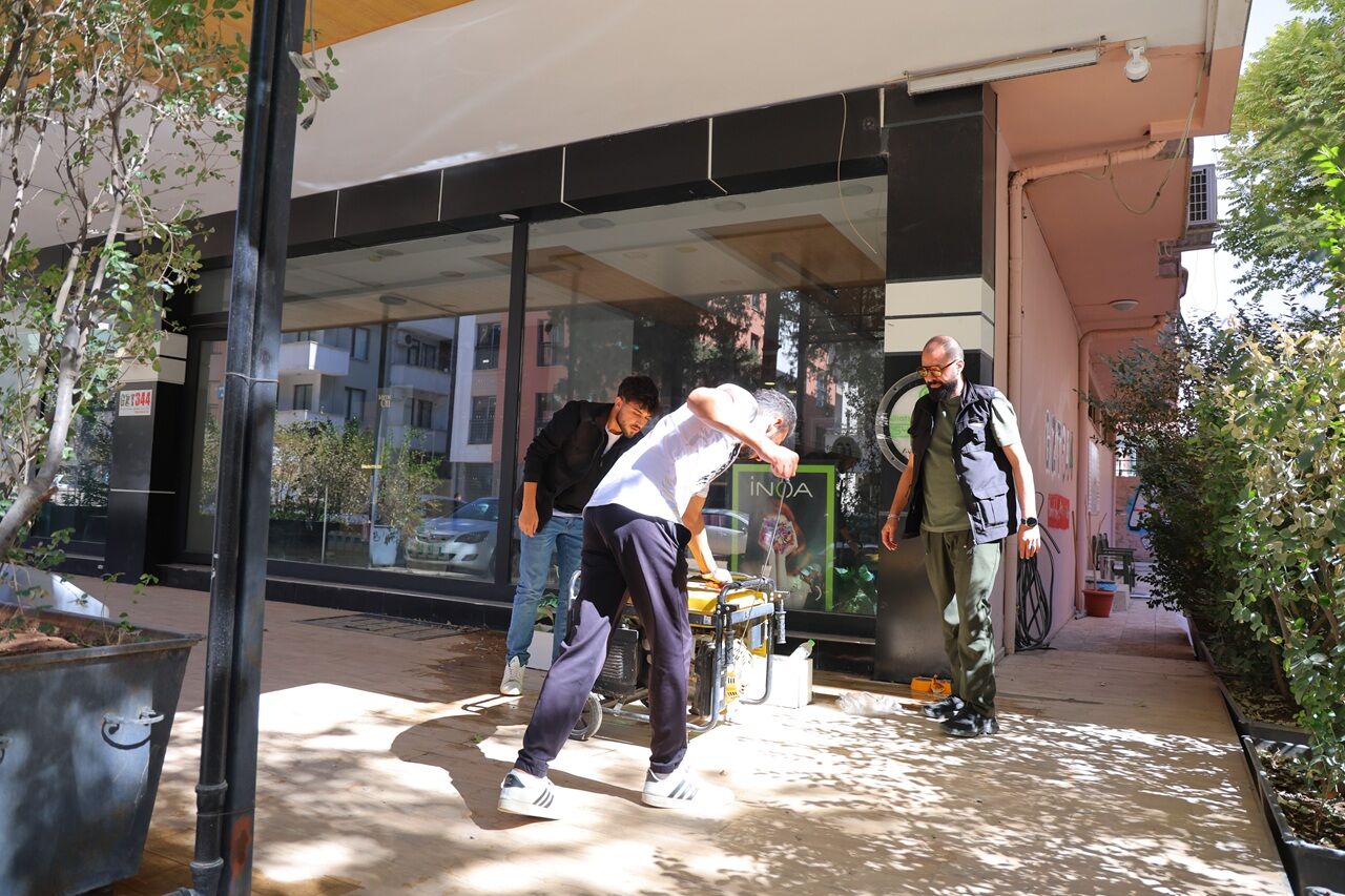 Kahramanmaraş’ta Elektrik Kesintisi Esnafı Vurdu Milyonluk Makineler Arızalandı (4)