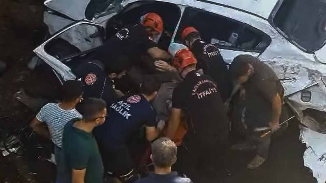 Kahramanmaraş’ta Feci Kaza Otomobil Köprüden Uçtu, Sürücü Sıkıştı (1)