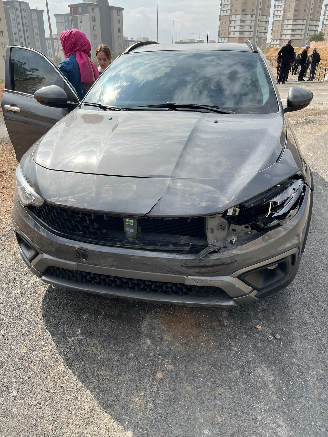 Kahramanmaraş’ta Otomobil Ile Çarpışan Hafif Ticari Araç Kanala Düştü 1 Yaralı (2)