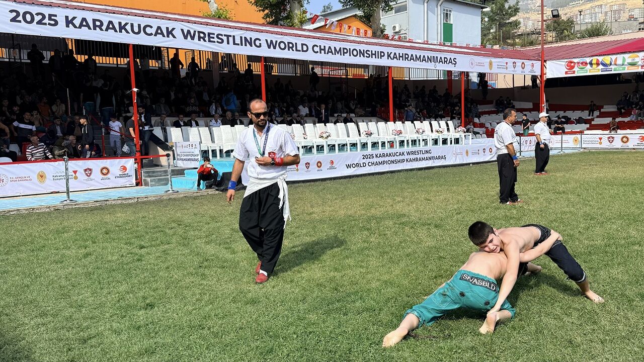 Kahramanmaraş’ta Türkiye Kısa Şalvar Güreş Şampiyonası Başladı (4)