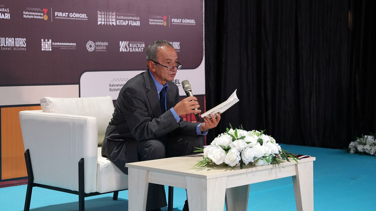 Usta Yazar Sadık Yalsızuçanlar, Kahramanmaraş’ta Okurlarıyla Buluştu (3)