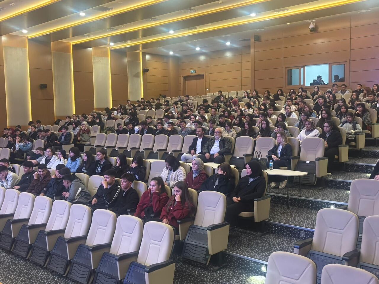 Yazar Ali Avgın, Göksun'da Gençlerle Buluştu (3)