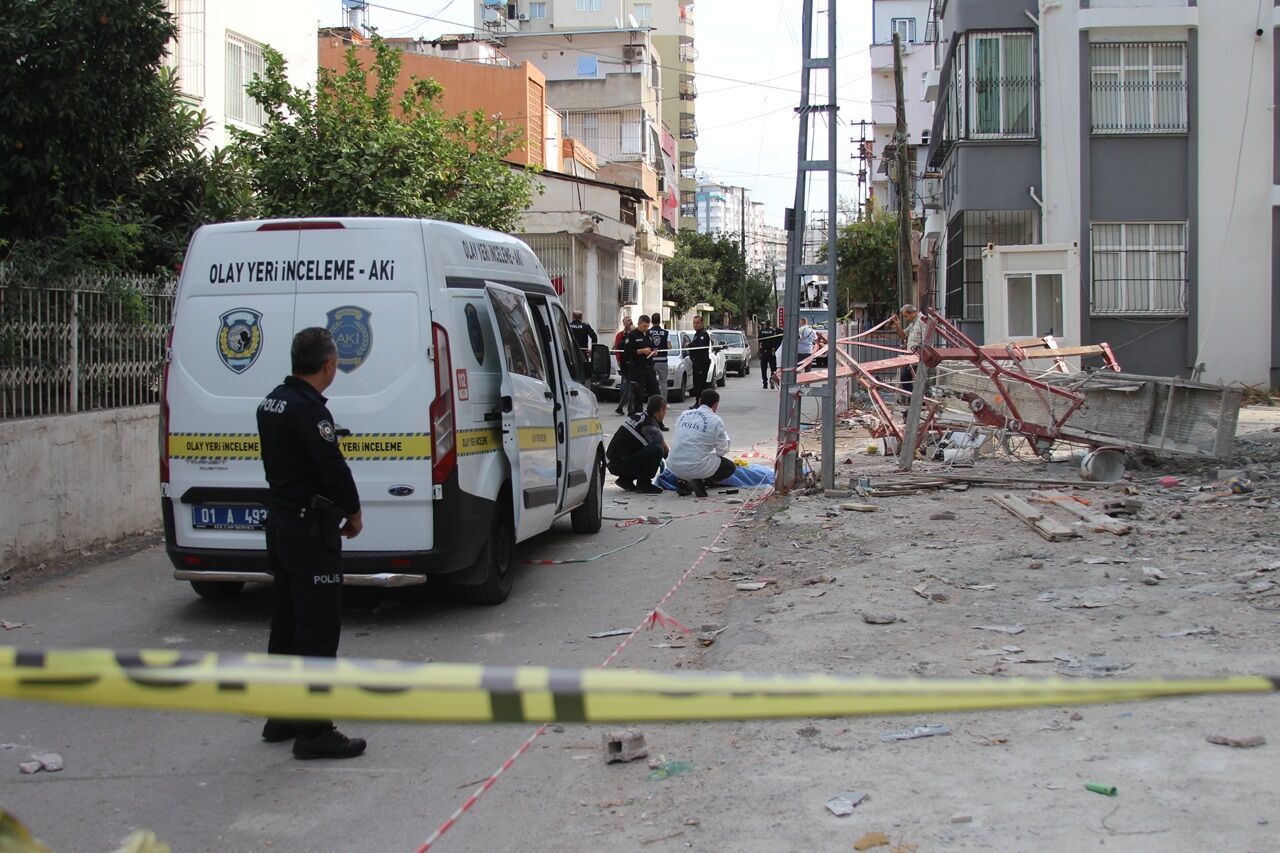 Adana’da Demir İskele Çöktü, 1 Ölü, 1 Ağır Yaralı (1)-1