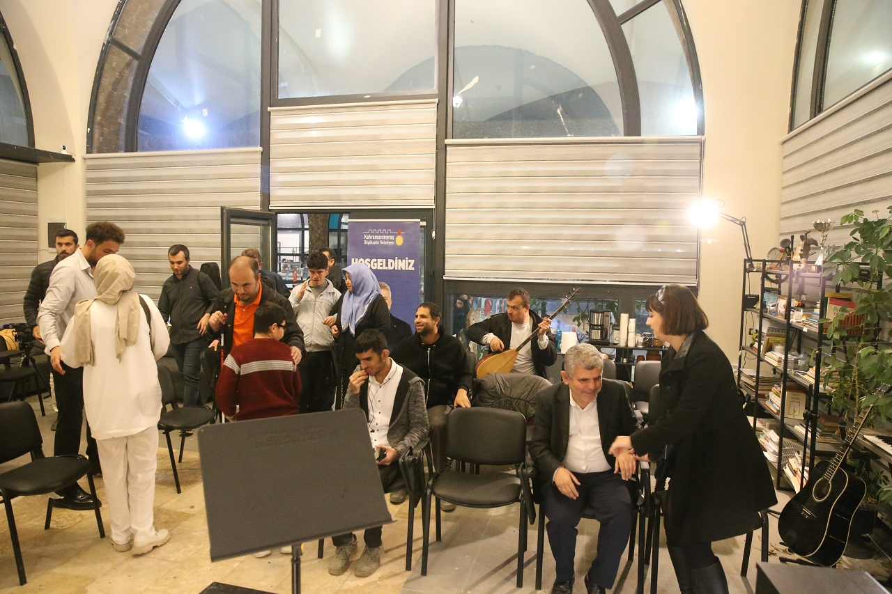 “Bir Başka Orkestra” Müzikle Engelleri Aşıyor Kahramanmaraş'ta Özel Bireylerden Anlamlı Koro (2)