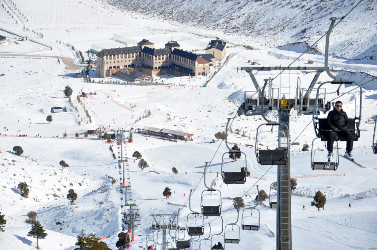 Davraz Kayak Merkezi’nde Yeni Dönem: Kar Makineleriyle Sezon Uzayacak