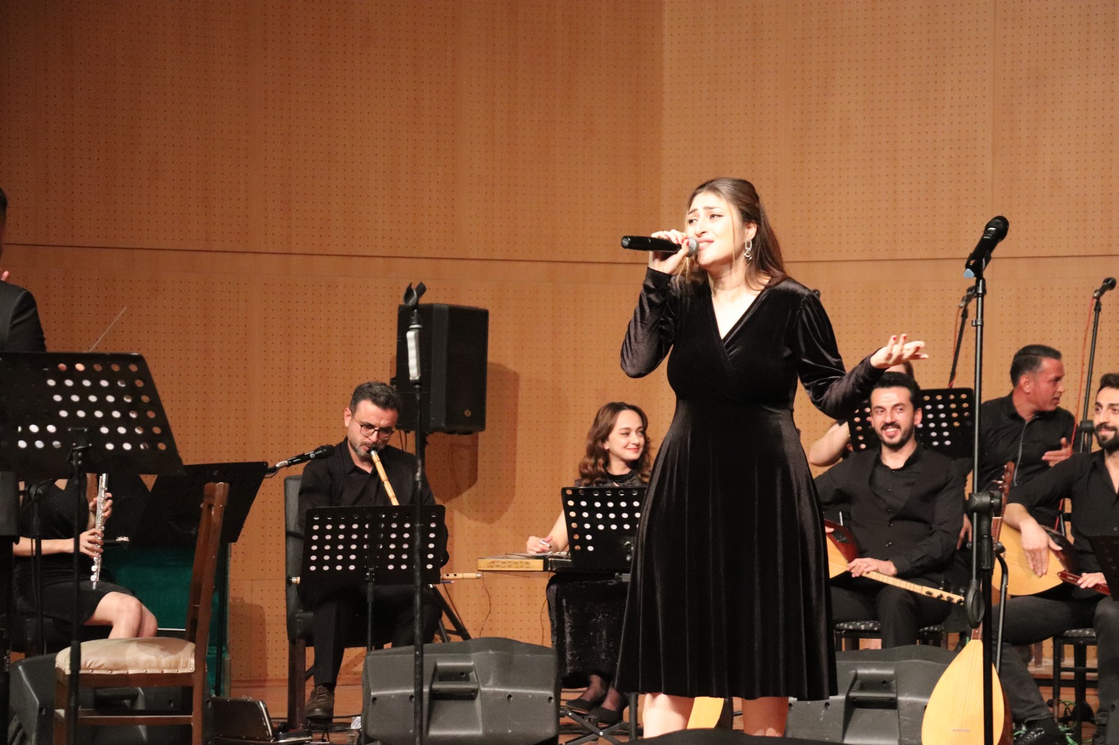 Desek Orkestrası’ndan Öğretmenler Günü’ne Özel Coşkulu Konser (3)